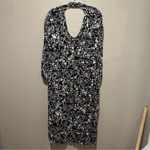 Roaman's NWT Dress Womens Sz 30 / 32 Key Hole Back Stretchy Flowy Black White